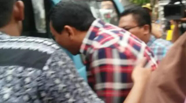 Manis-Pahit Pilkada DKI: Agus Jalan-jalan, Ahock Diuber Massa