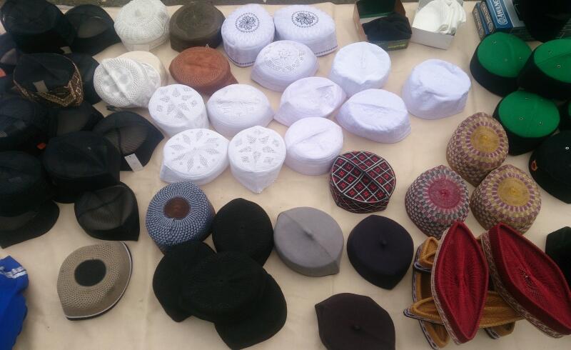 Demo 4 November, Penjual Peci Istiqlal Untung Rp500 Ribu dalam 3 Jam