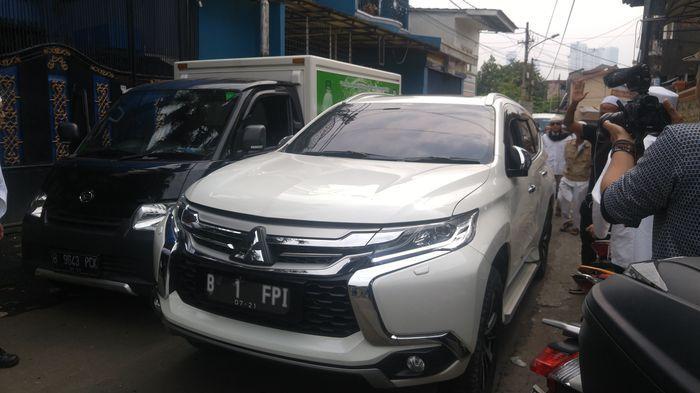 Naik Mitsubishi Pajero Terbaru, Rizieq Berangkat ke Istiqlal