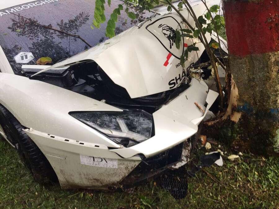 Mobil Lamborghini Raffi Ahmad Rusak Parah Akibat Kecelakaan