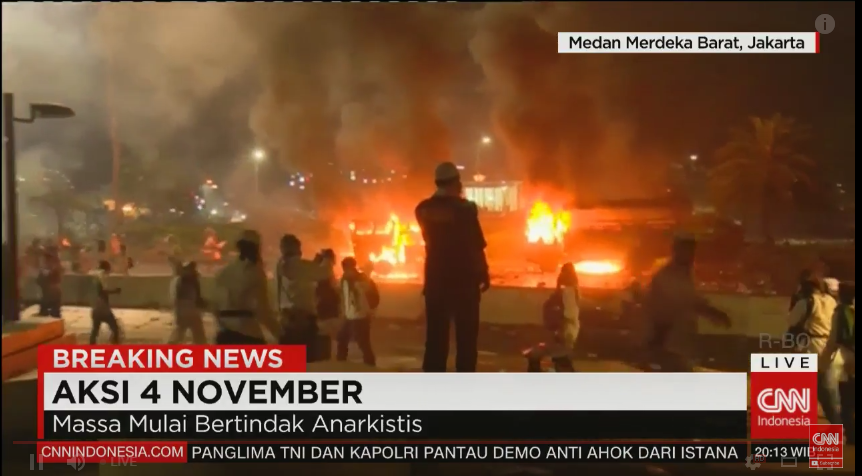 Rusuh Lagi, Polisi Tembakkan Gas Air Mata