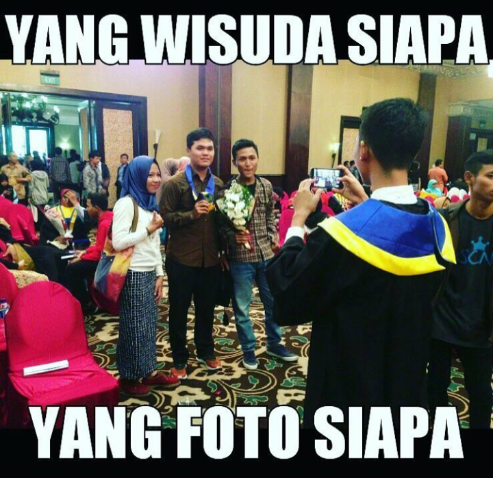 yg wisuda siapa yg fotoin siapa