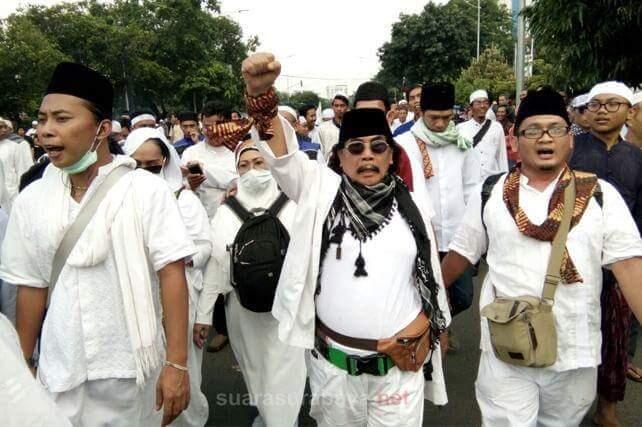 Kumpulan Foto dan Meme Aksi 4 November 2016