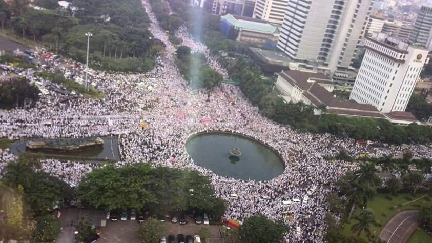 Kumpulan Foto dan Meme Aksi 4 November 2016