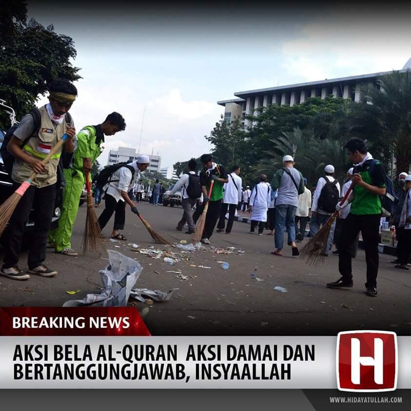 Kumpulan Foto dan Meme Aksi 4 November 2016