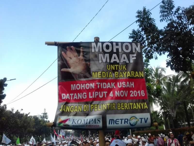 Kumpulan Foto dan Meme Aksi 4 November 2016