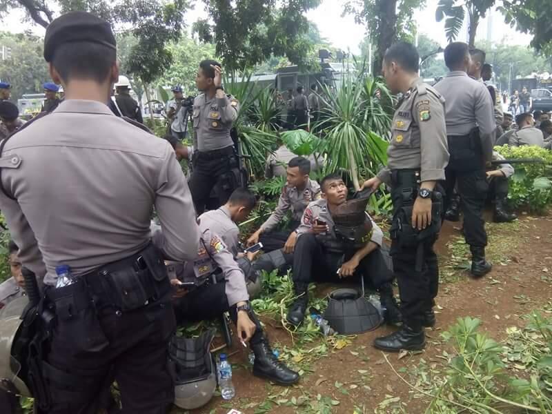 Kumpulan Foto dan Meme Aksi 4 November 2016