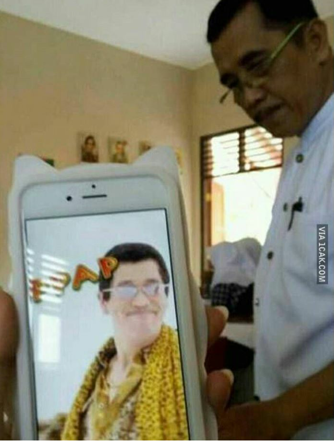 sepertinyaa bapak guru ini mirip