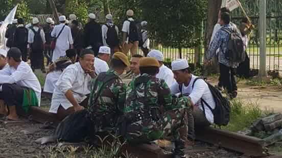 Kumpulan Foto dan Meme Aksi 4 November 2016