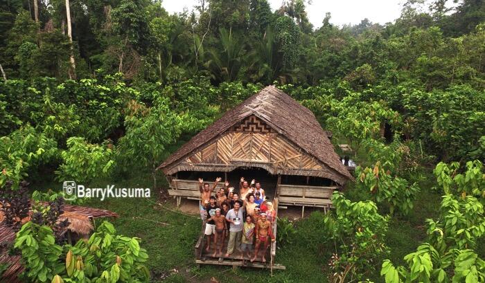 Mentawai salah satu suku tertua di dunia.