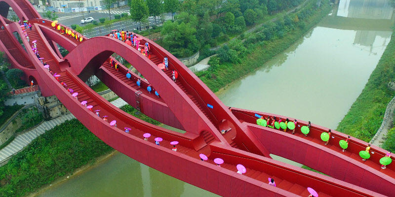 Lucky Knot Bridge - Jembatan Paling Unik di Dunia