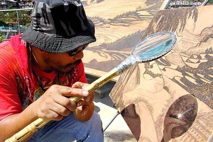Lukisan Unik Dengan Kaca Pembesar, Keren gan!