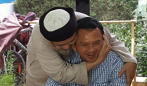 Ahok Punya Kakak Yang Seorang Muslim Juga. Siapakah Dia?