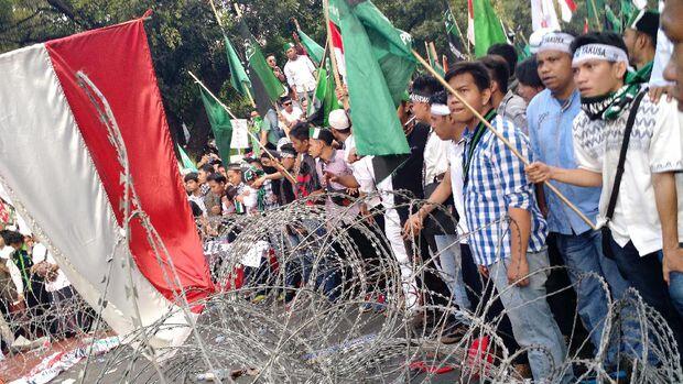 Polisi Bawa Sekjen HMI Tengah Malam, Diperiksa Terkait Demo 4 November