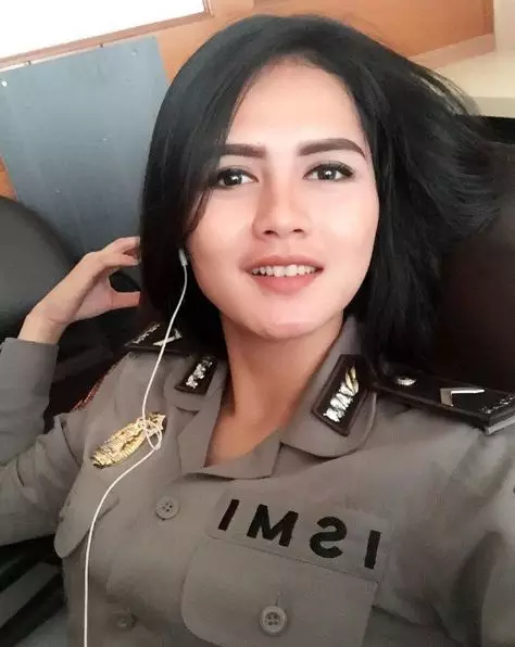 Ismi Aisyah, polwan cantik bikin kamu pengen dipenjara di hatinya, aw!