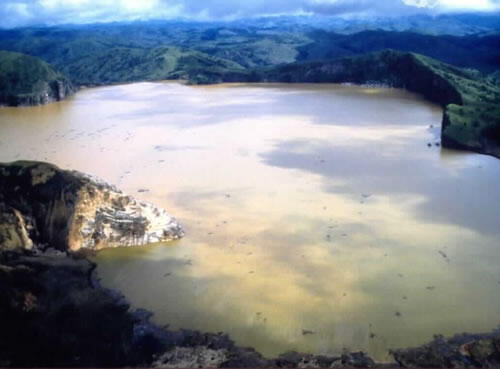 10 Danau Vulkanik Terindah, Toba Terbesar di Dunia