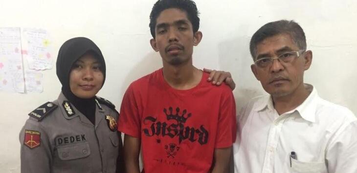 Dengan Senyuman Bilang 'Woi Besar', Pemuda Inipun Ditangkap Polisi