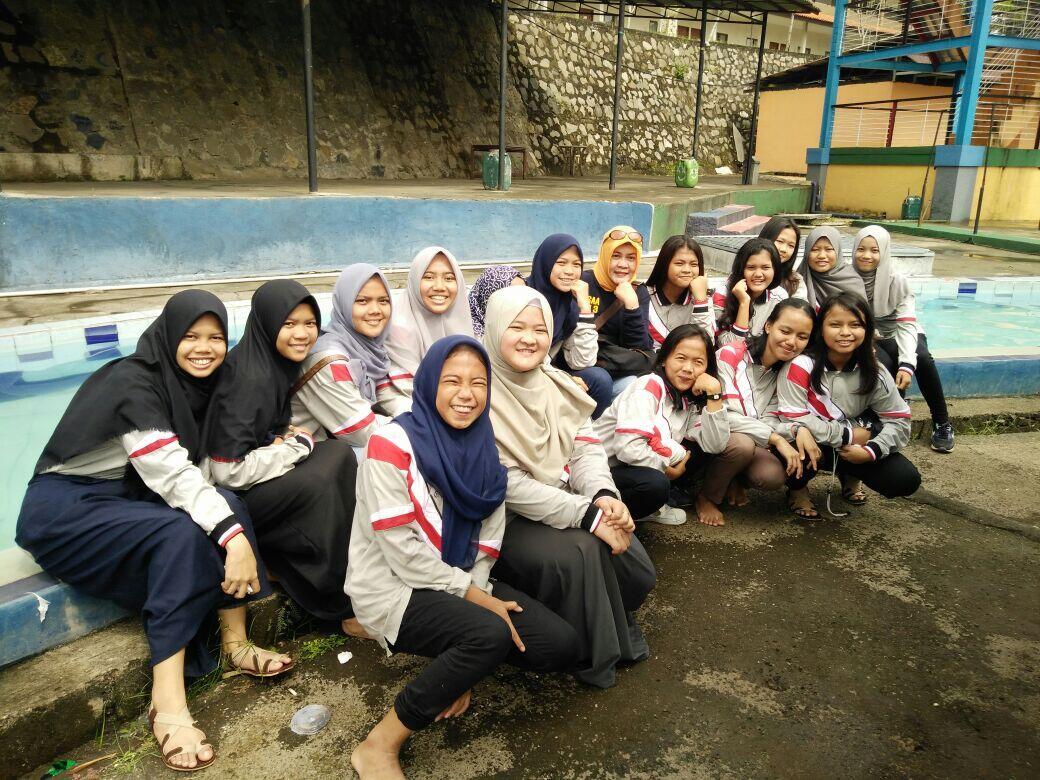 Anak-Anak Ikut Rekreasi Hilangkan Jenuh di Panti