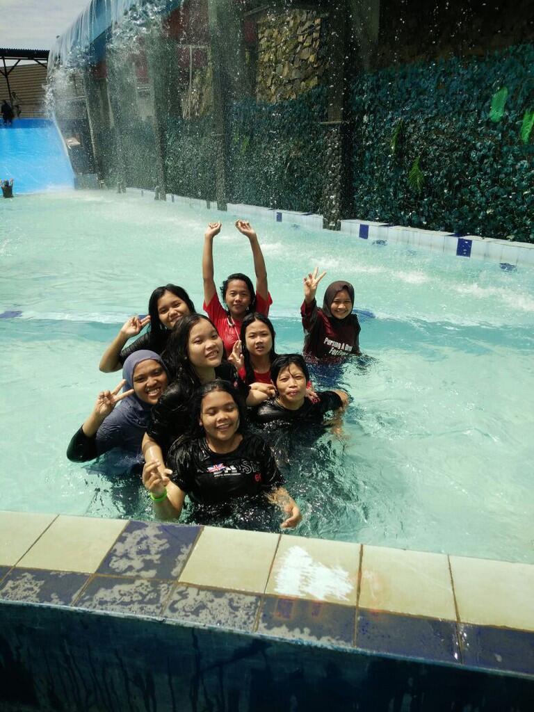 Anak-Anak Ikut Rekreasi Hilangkan Jenuh di Panti