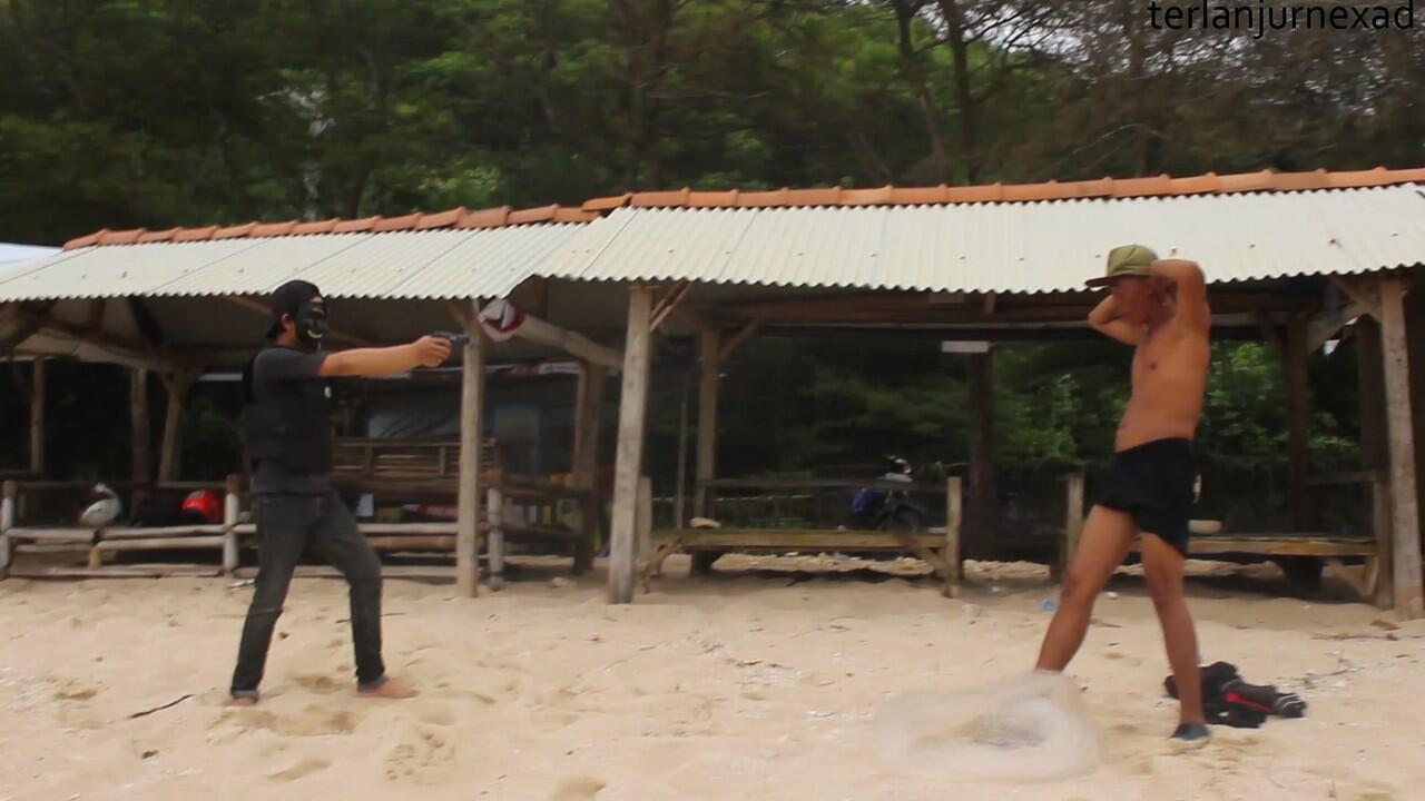 prank polisi gadungan di pantai indrayanti