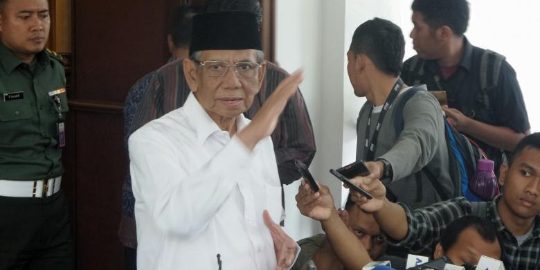 Hasyim Muzadi Menilai Pemerintah Ragu-ragu Selesaikan Kasus Ahok