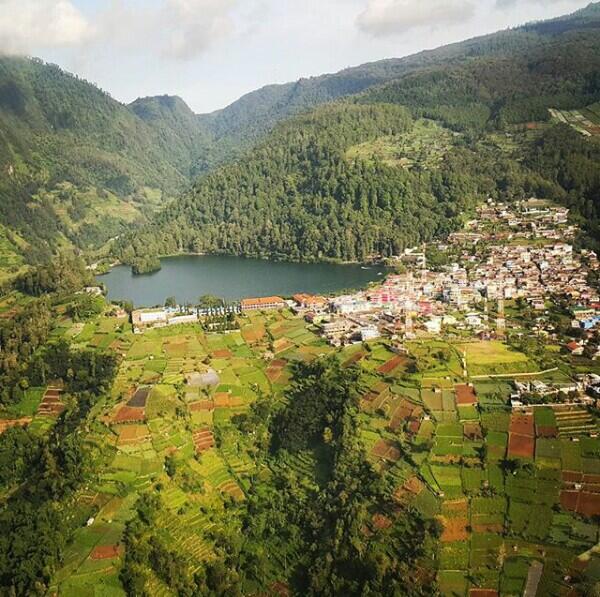 Telaga Sarangan, Perpaduan antara Italia dan Slovenia 