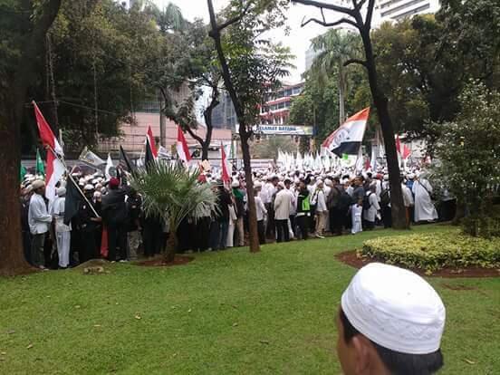 Kumpulan Foto dan Meme Aksi 4 November 2016