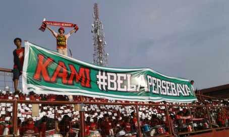 Aksi #savepersebaya dari suporter klub lain di Indonesia