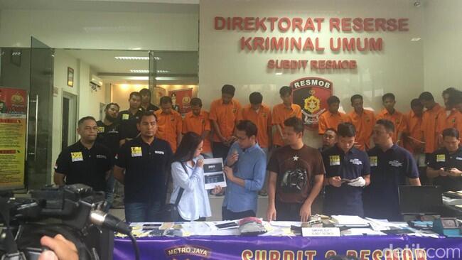 Polisi Tangkap Pemalsu Website Djakarta Warehouse Project