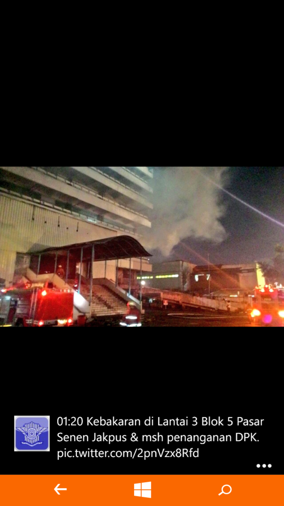 Pusat Grosir Pasar Senen Terbakar, 11 Mobil Damkar Dikerahkan Padamkan Api