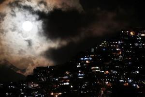 Penampakan Supermoon dari Berbagai belahan Dunia