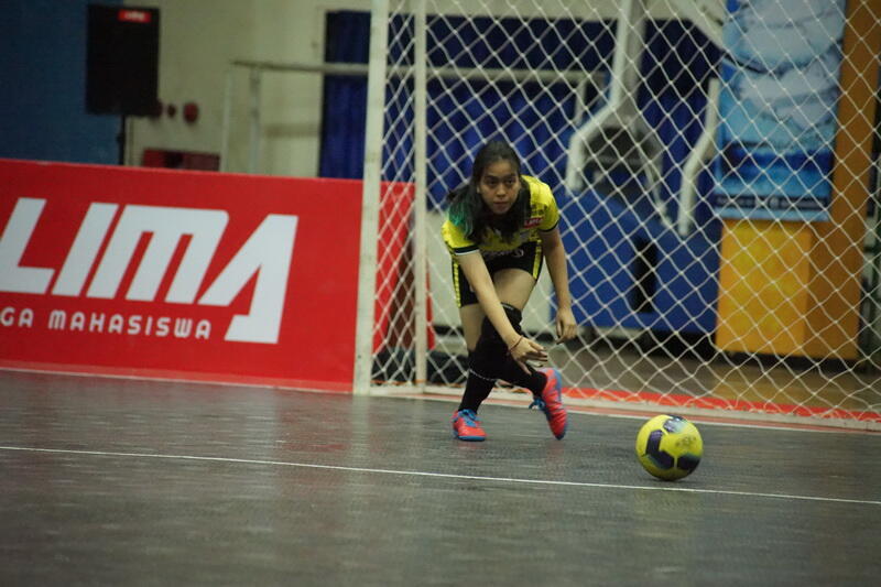 Galeri Wanita Cantik di LIMA Futsal Air Mineral Prim-A Greater Jakarta Conference