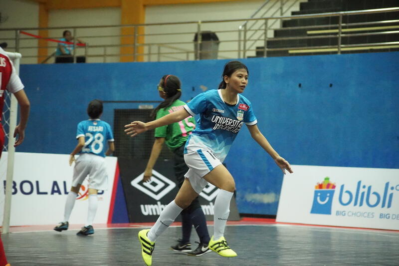 Galeri Wanita Cantik di LIMA Futsal Air Mineral Prim-A Greater Jakarta Conference