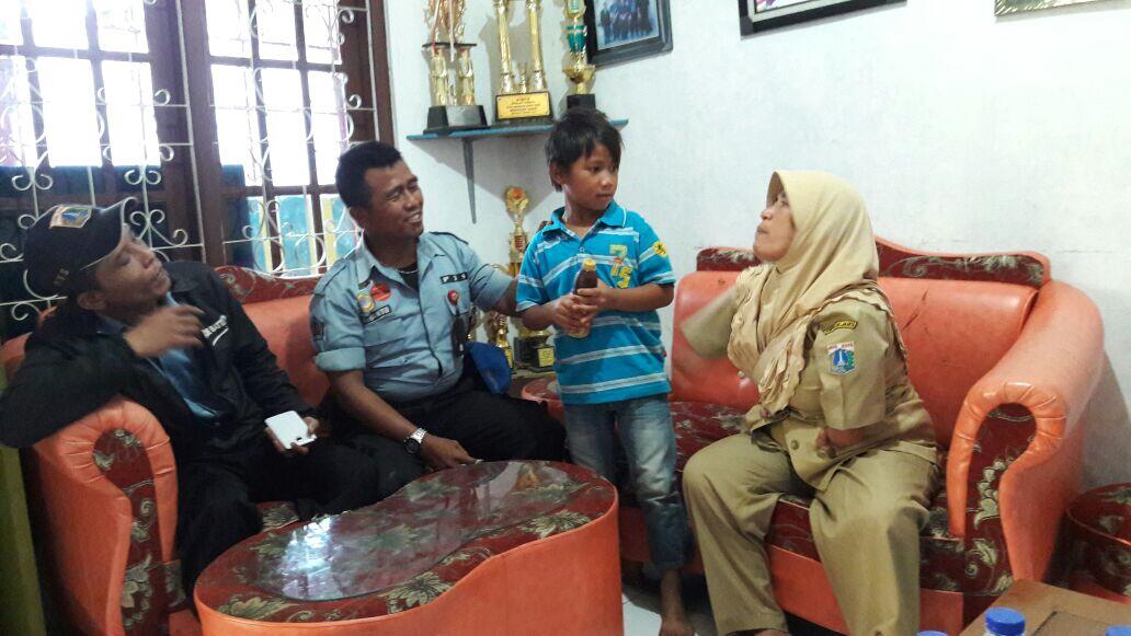 Postingan Facebook, Pemulung Cilik Sebatang Kara Akhirnya dirawat di Panti Anak