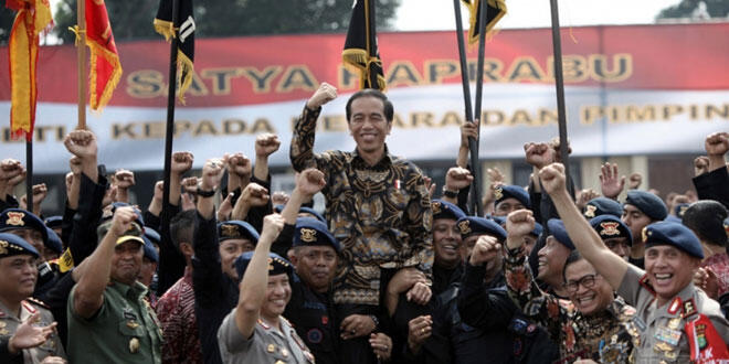 Jokowi safari militer ?