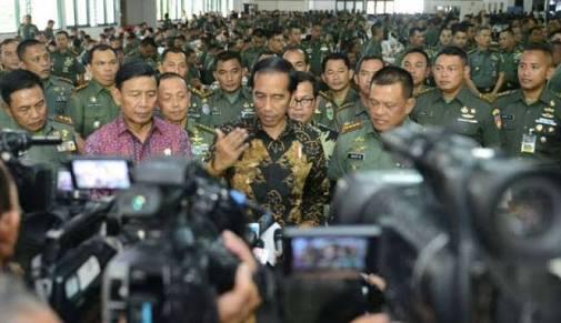 Jokowi safari militer ?