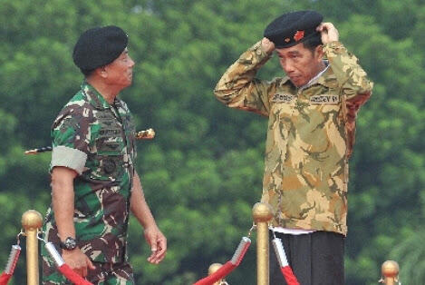 Jokowi safari militer ?