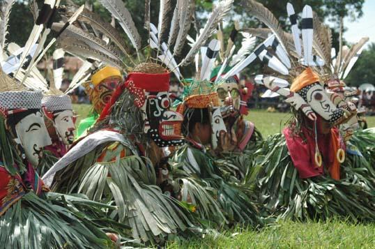 Hudoq, Antara Sisi Mistis dan Eksotisme Tradisi Suku Dayak