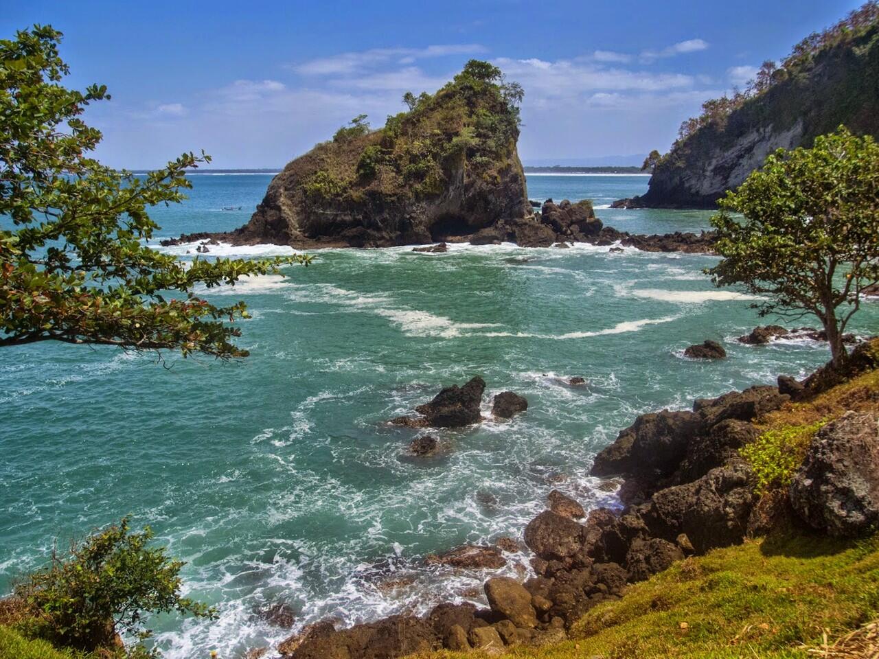 7 Pantai Di Kebumen yang Wajib Dikunjungi Saat Liburan