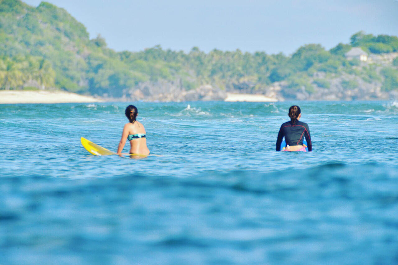 Surfing di Pulau