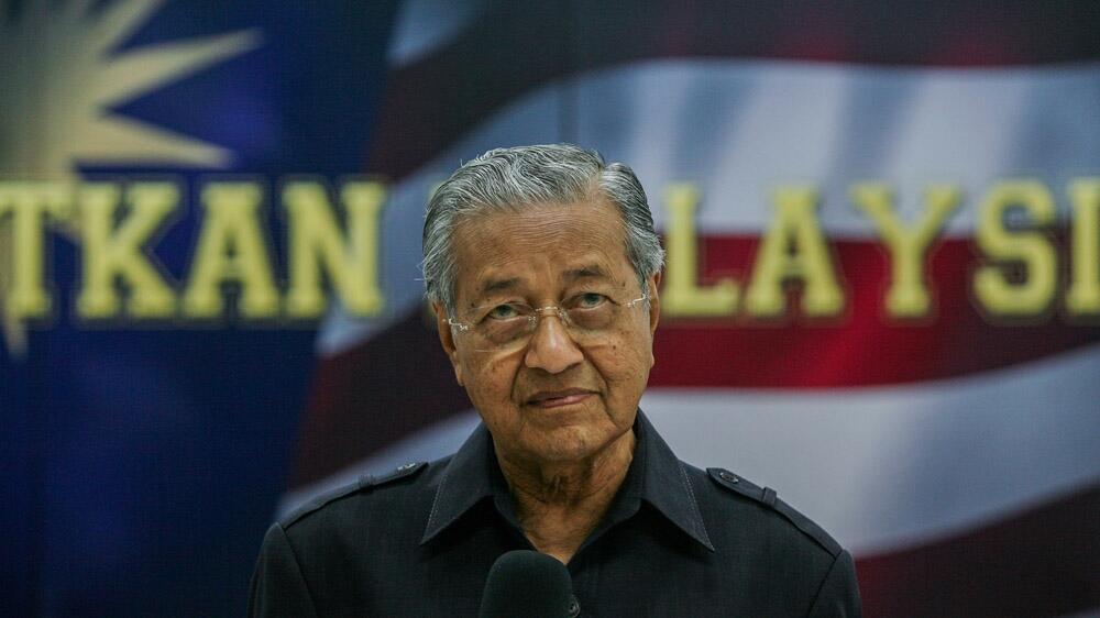 Mahathir Dorong Warga Malaysia Ikut Demo Tumbangkan PM Najib