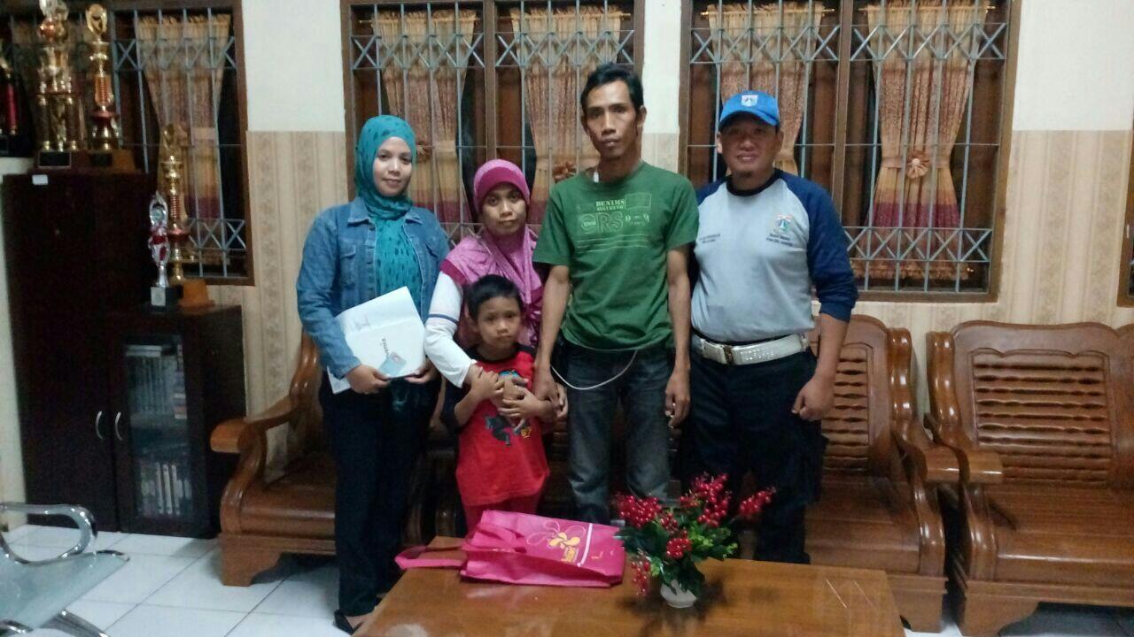 Berkat Medsos, Anak Hilang Bertemu Orang Tuanya