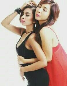 Cemburu Pasangan Sesama
Jenis, Desi Bunuh Diri