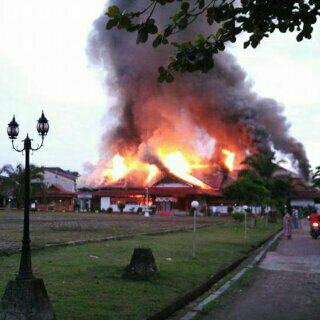 Kantor Bupati Melawi Dilaporkan Terbakar
