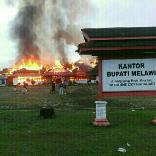 Kantor Bupati Melawi Dilaporkan Terbakar