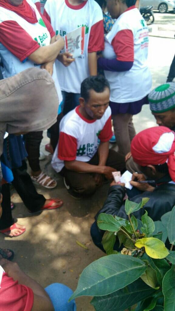 Dijanjikan Uang Rp 20 Ribu, Para Ibu Ini Ikut Parade Bhineka Tunggal Ika