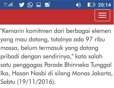 Saat Parade Bhineka Tunggal Ika, Wanita Ini Bagi-Bagi Pin Ahok-Djarot