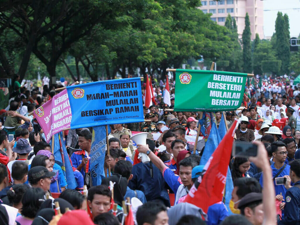 Senyum Warga Semarang Tunjukkan Perdamaian