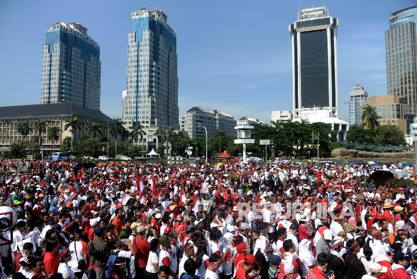 Guntur Romli: Kenapa Sinis Lihat Puluhan Ribu Warga Tegaskan Bineka Tunggal Ika