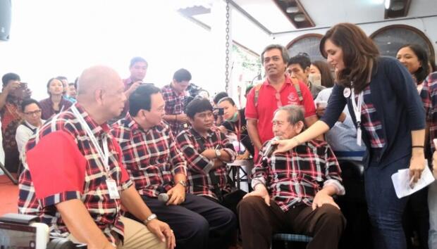 Ingin Ahok Menang, Seorang Nenek Rela Lakukan Ini